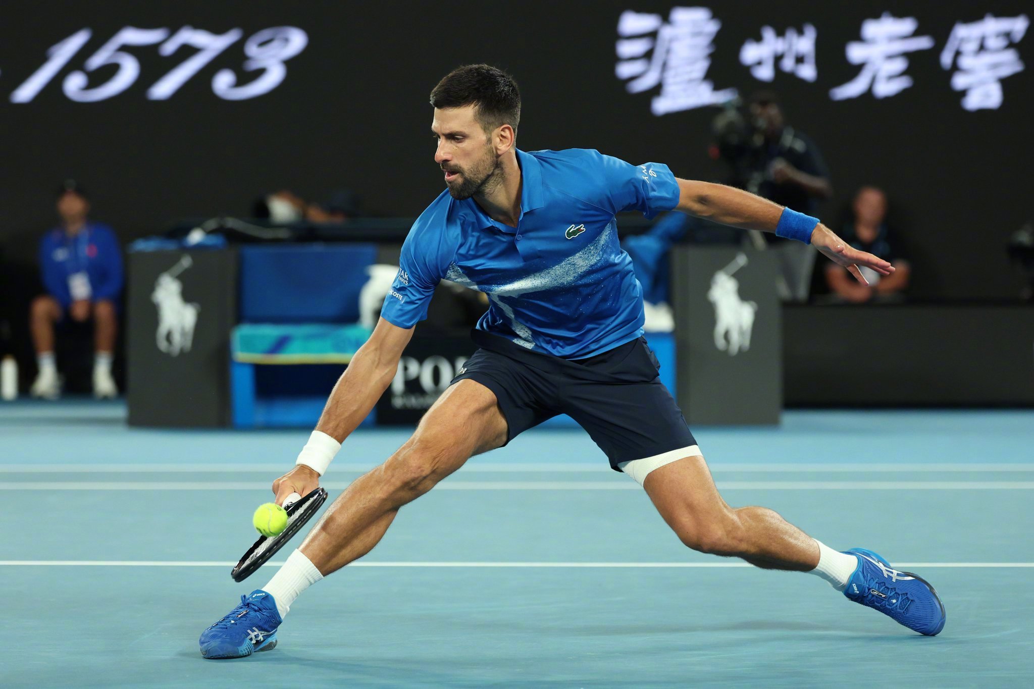 米兰体育-意大利网球队绝杀英国网球队，德约科维奇关键制胜的简单介绍