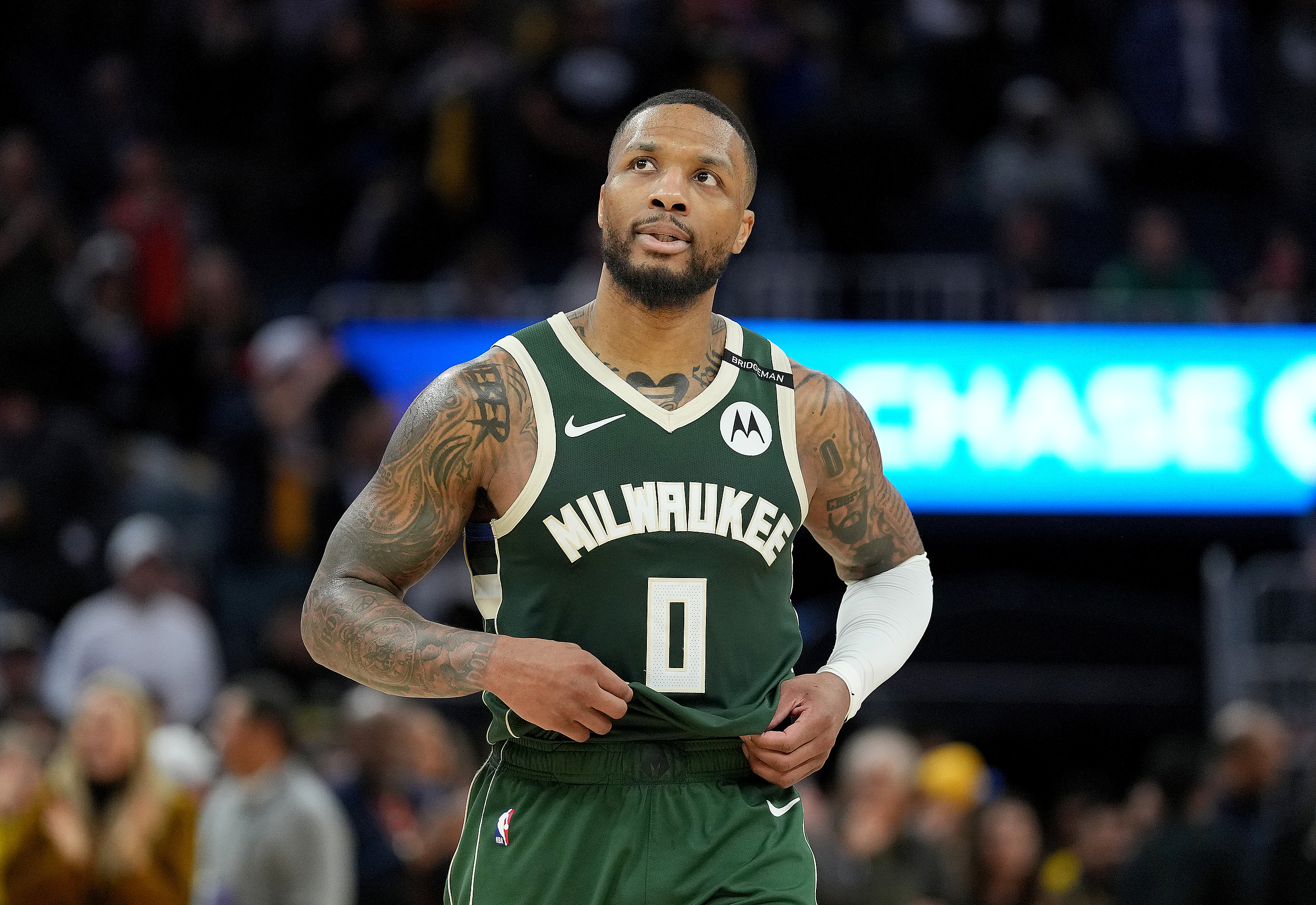 掘金横扫雄鹿B队，浓眉爆发神勇的简单介绍