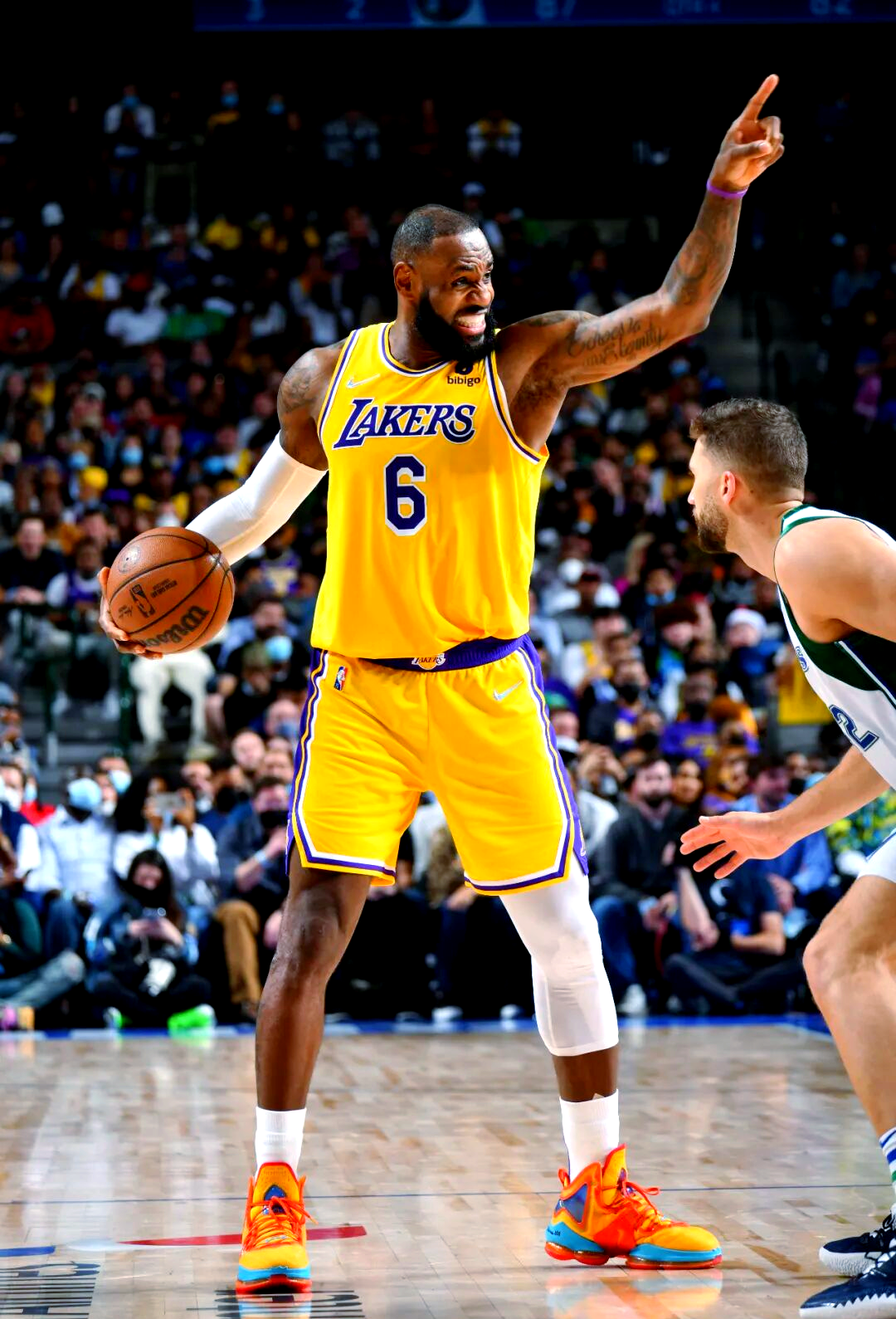 包含湖人力克独行侠，詹姆斯继续保持高效表现的词条