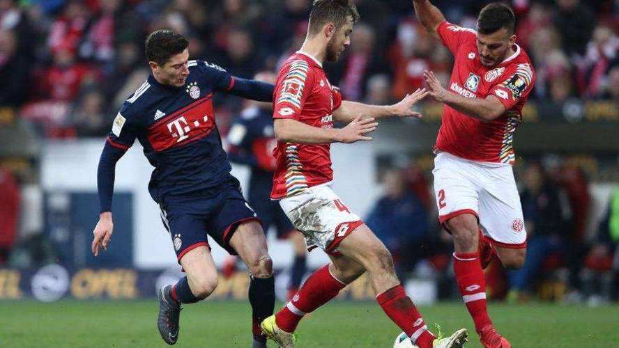 米兰体育下载-美因茨奋发进攻，全力抢夺关键三分