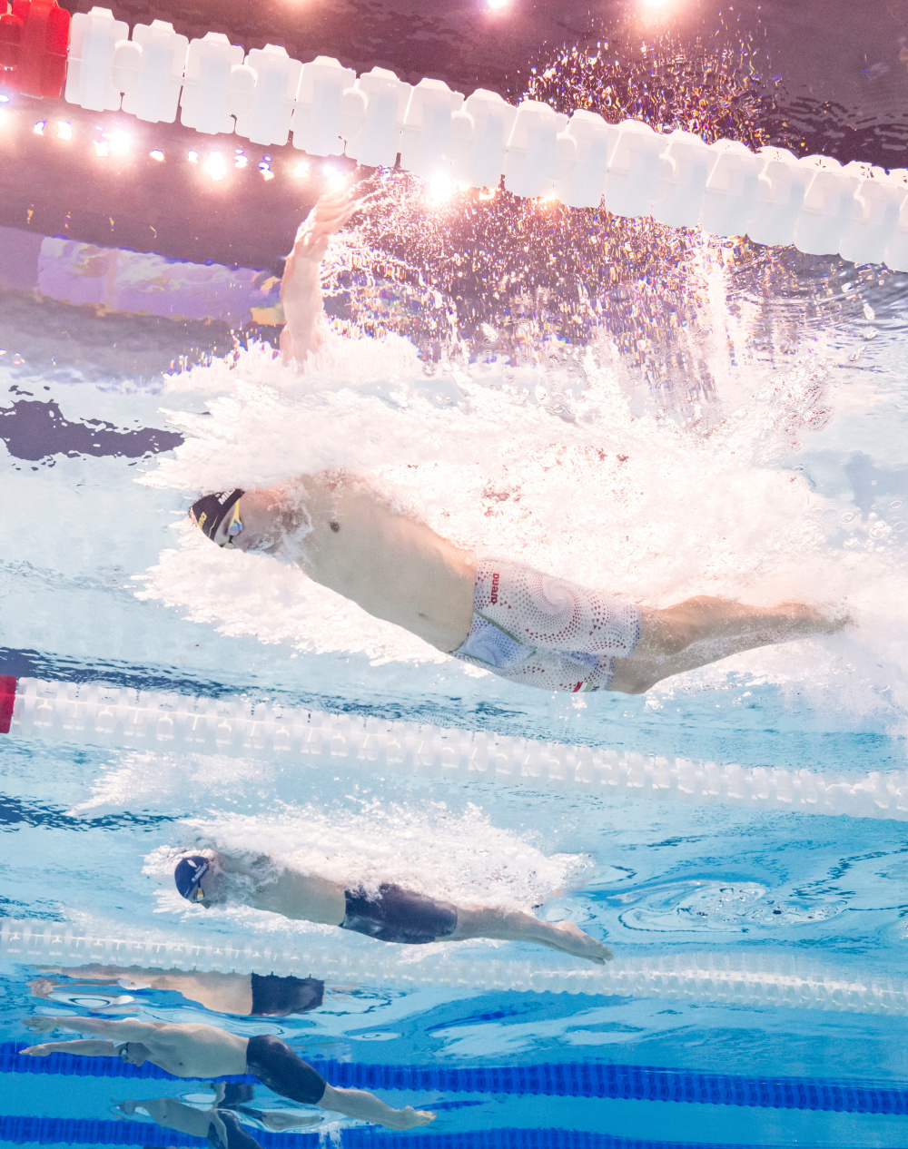 ac米兰体育官网-欧洲游泳选手突破个人最佳记录的简单介绍