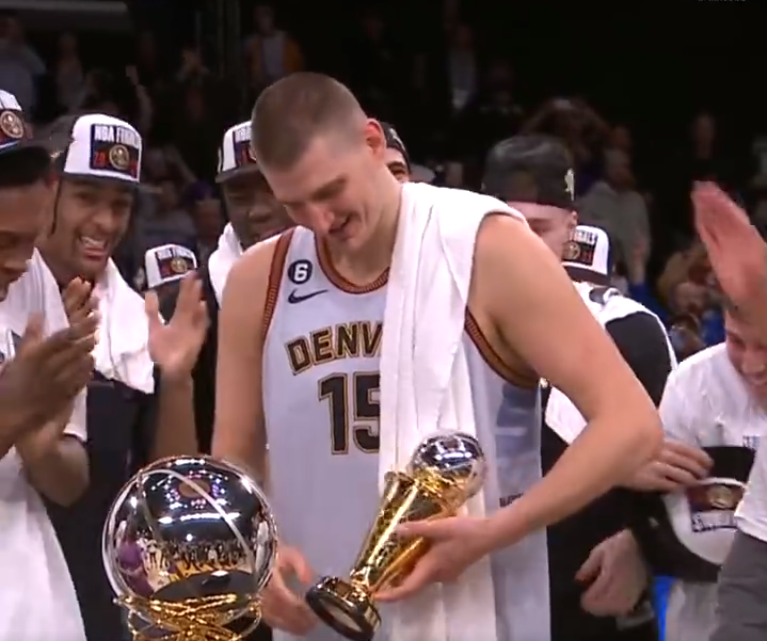 ac米兰体育官网-猛龙横扫上海队，约基奇扛起全队的简单介绍