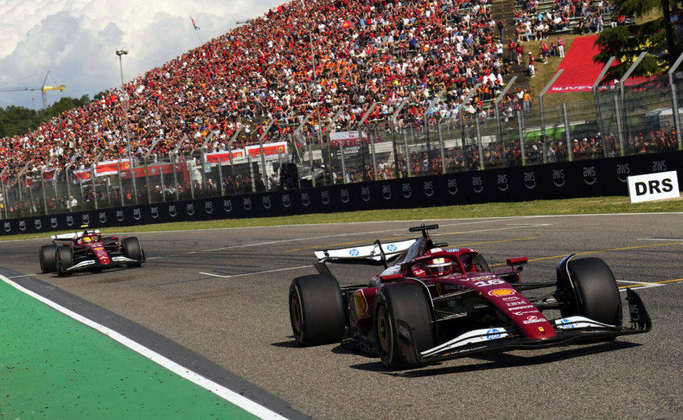 包含红牛二队碾压威廉姆斯，皮亚斯特里统治全场的词条