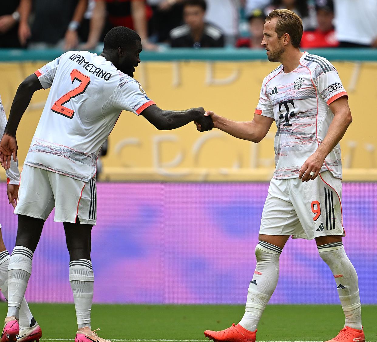 关于拜仁完胜瑞士,若日尼奥点燃赛场的信息 关于拜仁完胜瑞士,若日尼奥点燃赛场的信息