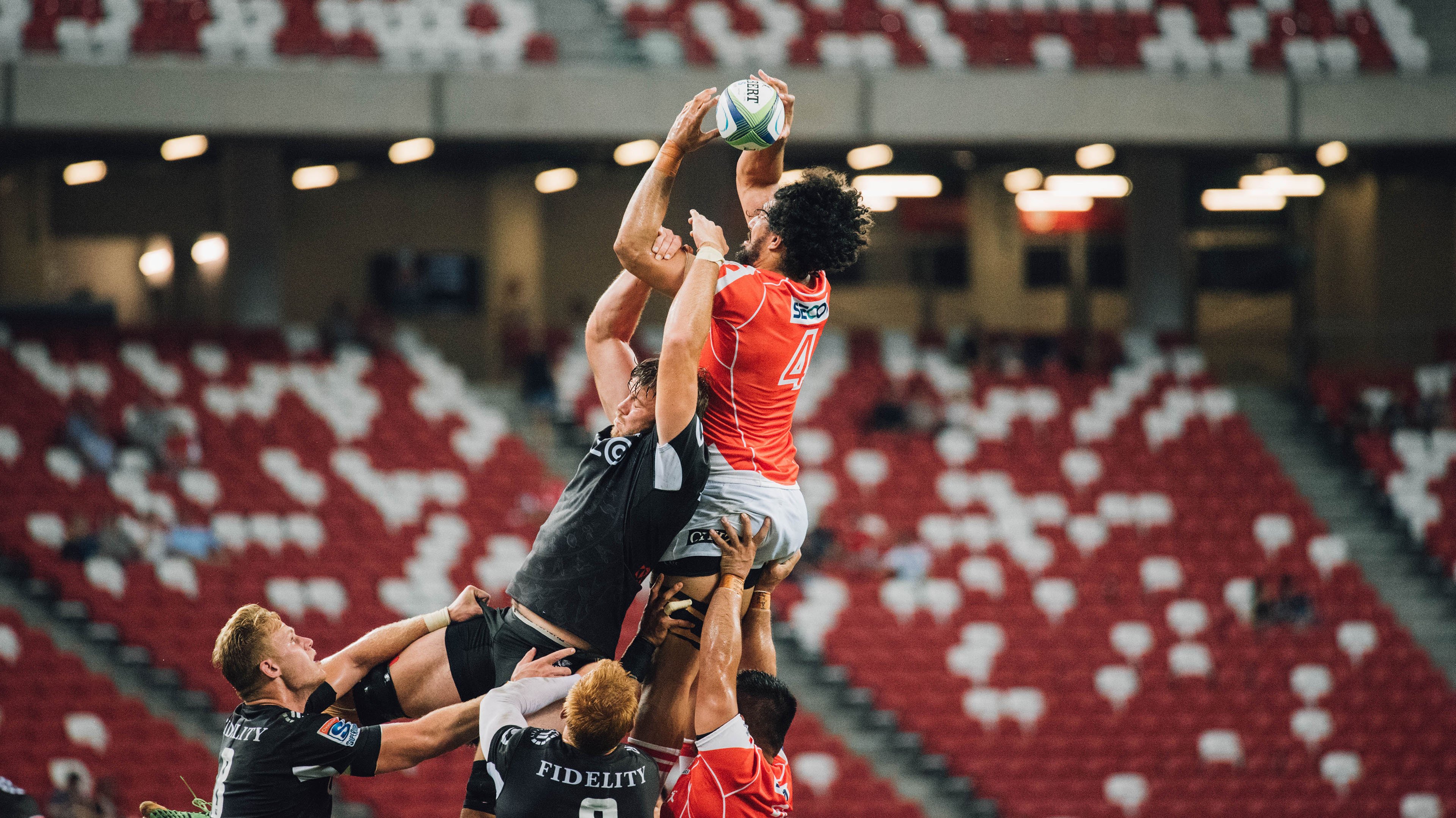 赛道与球场，当詹姆斯接管F1，公牛轻取山西