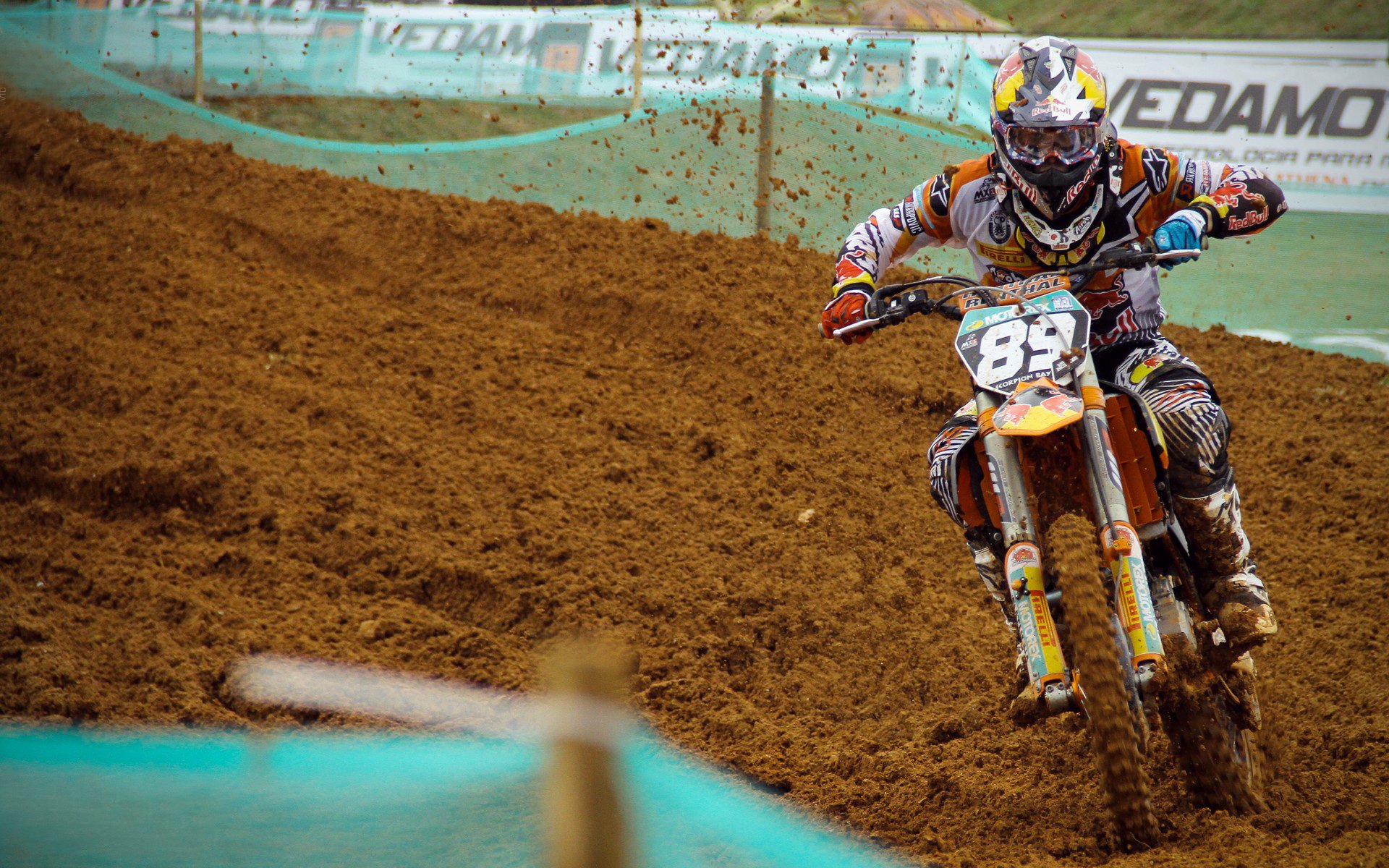 跨界狂飙，马竞铁血狂胜映衬格纳布里F1街道赛的绝对接管