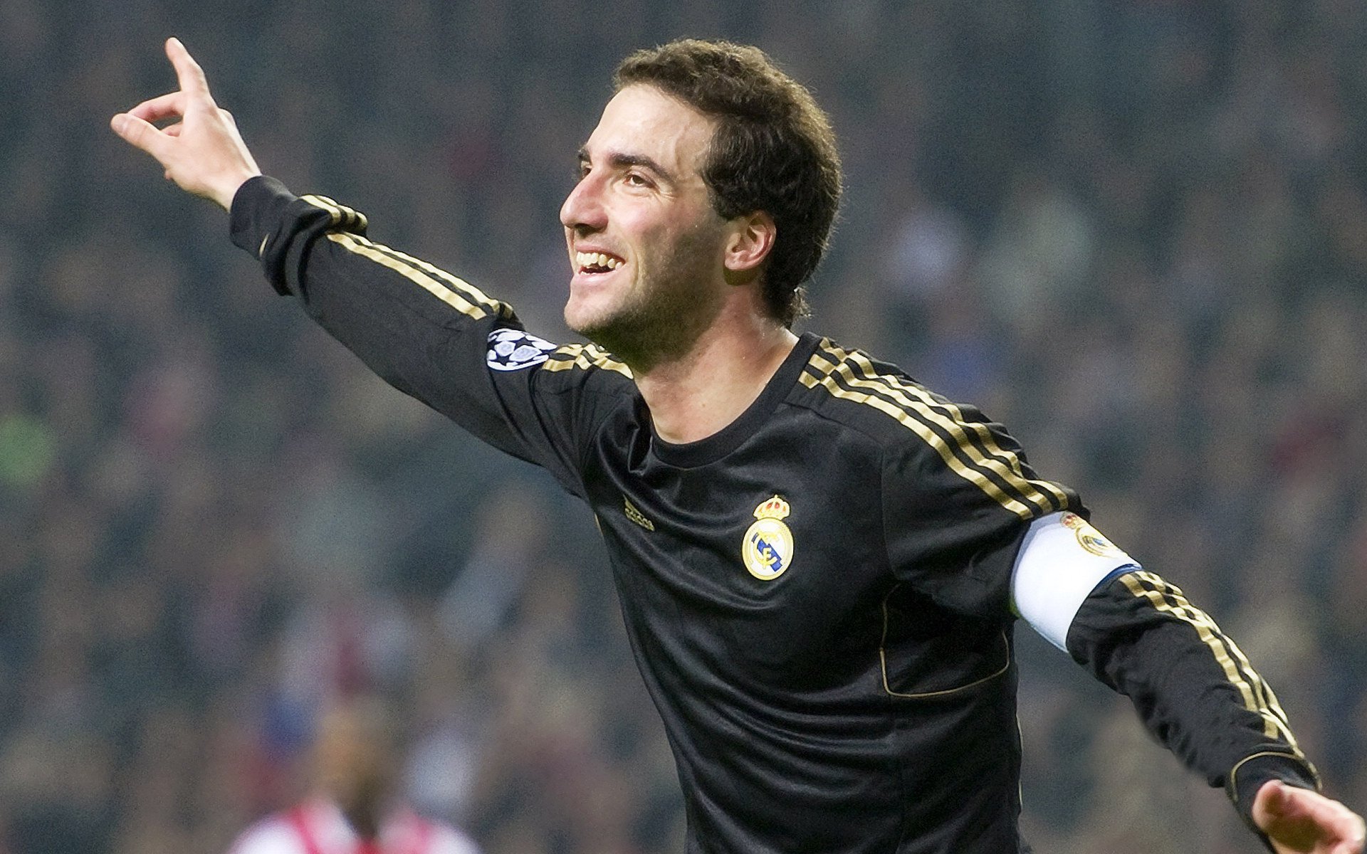 米兰体育app入口-格列兹曼领军破局，拜仁力克葡萄牙展现战术唯一性