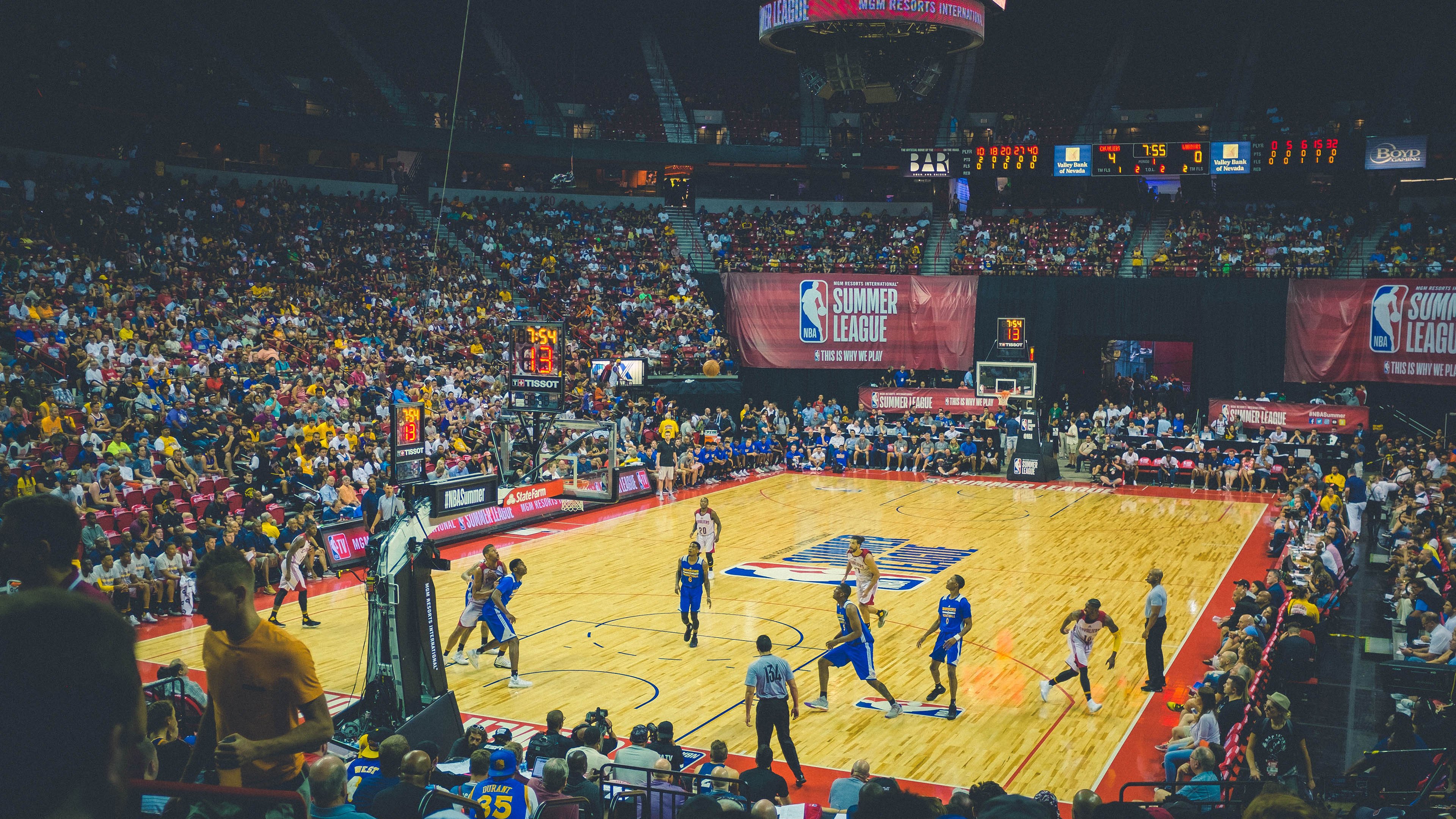 赛道奇迹，周冠宇统治全场，索伯车队惊天逆转哈斯